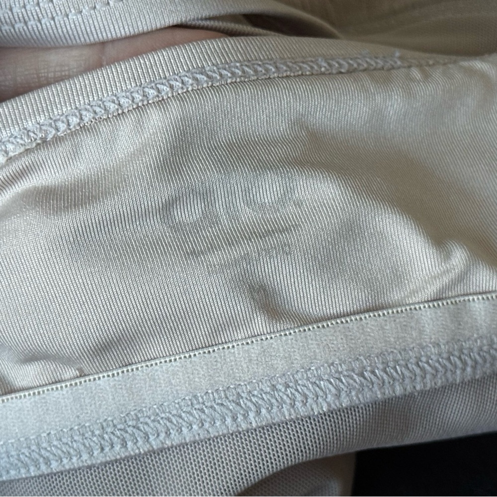 alo yoga aria bra - Picture 6 of 9